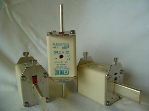 Siba NH-Sicherungseinsatz URM 315A NH2 690V 2021220.315