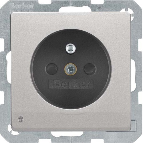 Berker SCHUKO-Steckdose alu/lack LED-Orientier.licht 6765106084