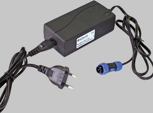 Sonlux Ladegerät 16,8V/3A m.WEIPU-St. 95-9007-0001.AA
