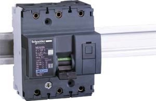 Schneider Electric Leistungsschalter 100A C 3p NG125N 18642
