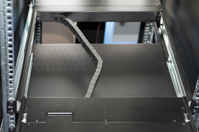 DIGITUS Modulare Konsole m.17" TFT 43,2cm, 8-Port KVM DS-72210-2GE
