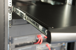 DIGITUS Modulare Konsole m.19" TFT 48,3cm, 16-Port KVM DS-72211-3GE